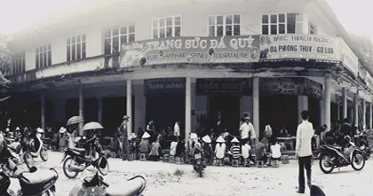 Chợ đá quý Lục Yên